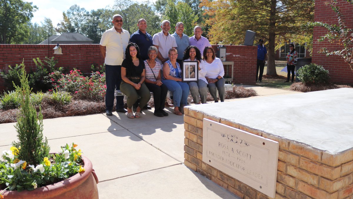 The family of Rosa Scott visited her namesake 9th grade school, traveling from as far away as California and Ohio to honor her memory and present a biography of the the pioneer in education. Read more here:
facebook.com/madisoncountys…