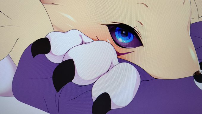 手の影ぇぇ(ヽ'ω`) 