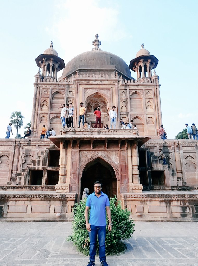 aditya_shekhar1's tweet photo. Quite a historic site. Never knew about Jahangir's daughter Princess Nisar. #khusrobagh #Prayagraj https://t.co/nPwk0HXVRH