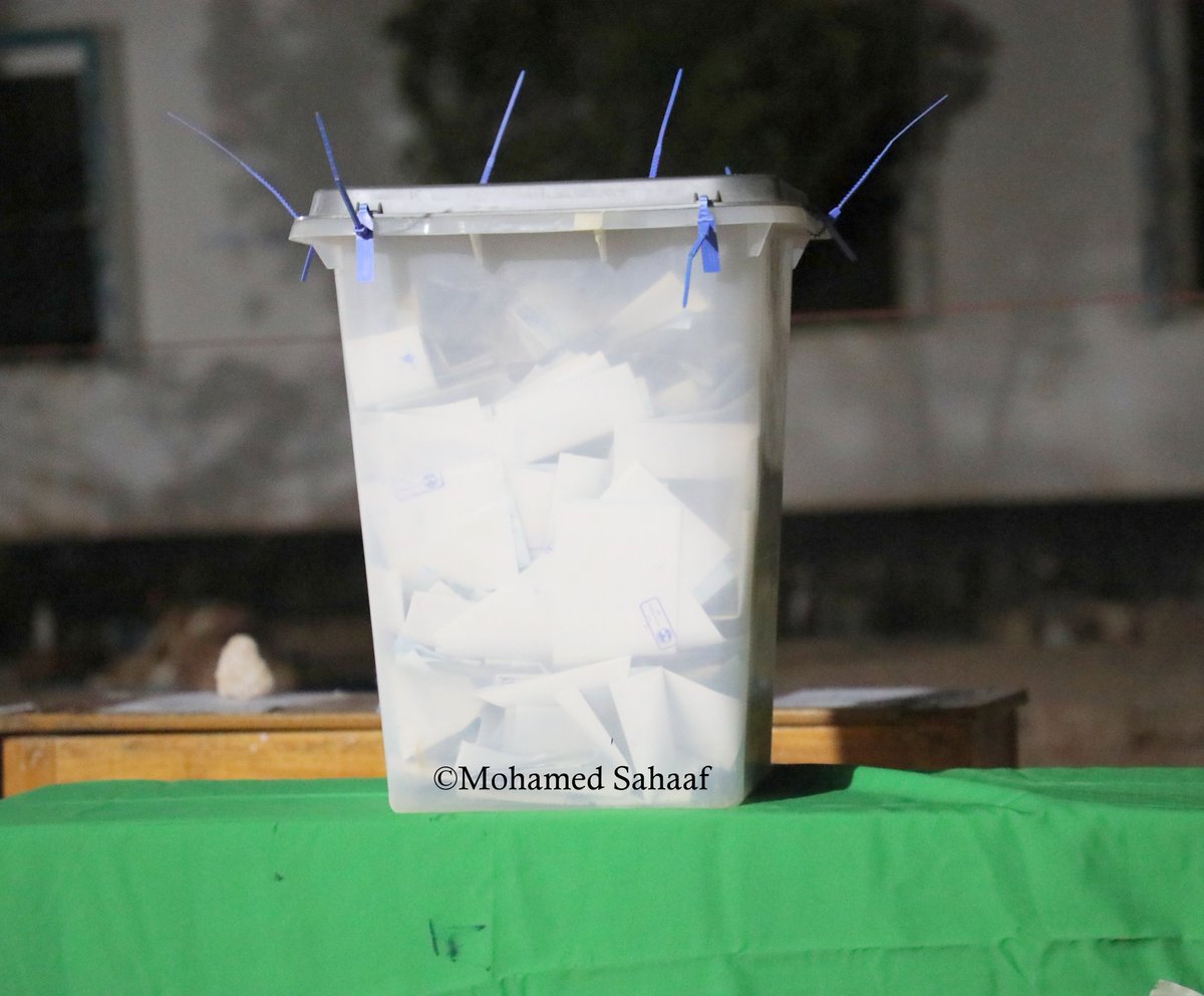 MohSahaaf's tweet photo. The election result counting commences in Qardho's polling stations as most of them will conclude soon.

📸-@MohSahaaf
#PLGE 
#PuntlandElections https://t.co/6BiKoV4Azi