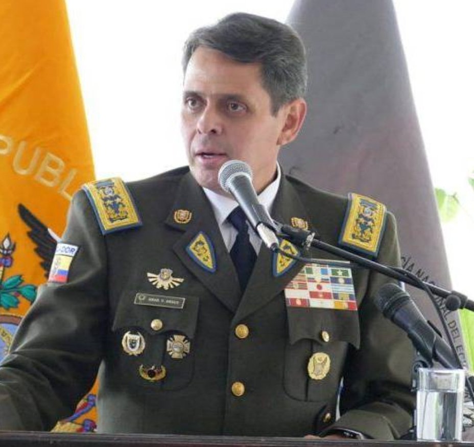 enindefension's tweet photo. URGENTE: El Gnrl. Víctor Manuel Arauz, presentó denuncia en la @FiscaliaEcuador contra la Gnrl. Tanya Varela, Comandante General de Polícia, para que responda por el delito de #falsificación ideológica de documentos públicos. https://t.co/6UC8XRsKg6