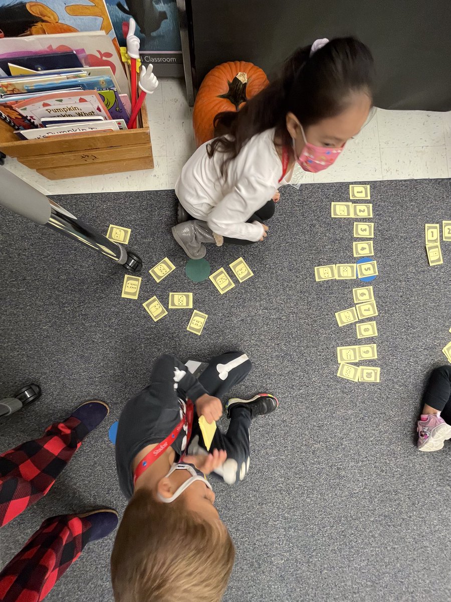 BraaschsBunch's tweet photo. ¡Juegos de números! Number games! #SPDragons95 https://t.co/03uCA3Vk4S