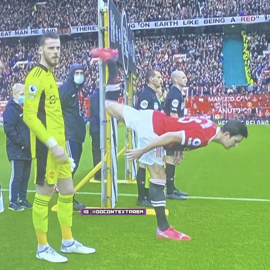 afcmax22's tweet photo. No way World Cup winner 4x UCL winner Raphael Varane joined Manchester United to lose every week in a centre back partnership with this man😭 https://t.co/X8MpUQSYnn