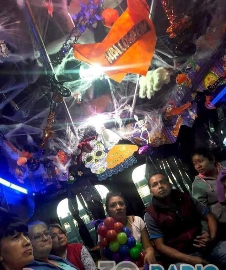 jezzy_p's tweet photo. Como si no fuera suficiente el terror en el transporte de Miedomex 🤣🤣🤣 https://t.co/U5h2Gtv19w
