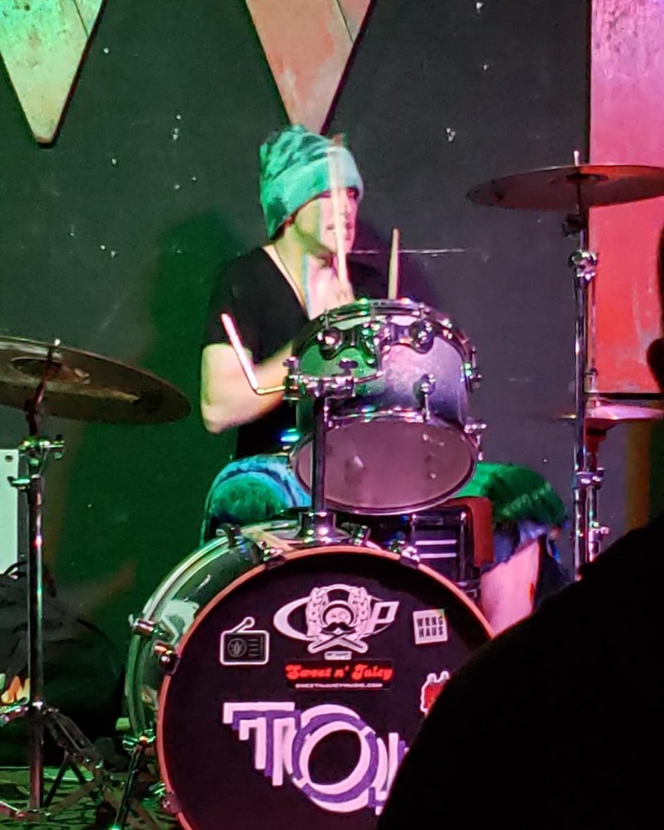 toitheband's tweet photo. Thank you everyone who came out to our Halloween show last Friday! https://t.co/raCXN9mZ2c