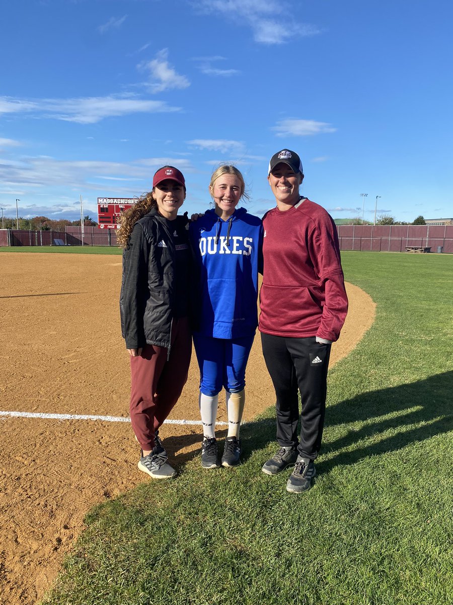 A huge thank you to the UMass coaching staff for hosting an amazing camp! I loved the energy and i learned a lot. <a href="/UMassSoftball/">UMass Softball</a> <a href="/Danihenderson44/">Danielle Henderson OLY</a> <a href="/rabitsch2022/">Lady Dukes Rabitsch 2022</a> <a href="/Los_Stuff/">Carlos Arias</a>