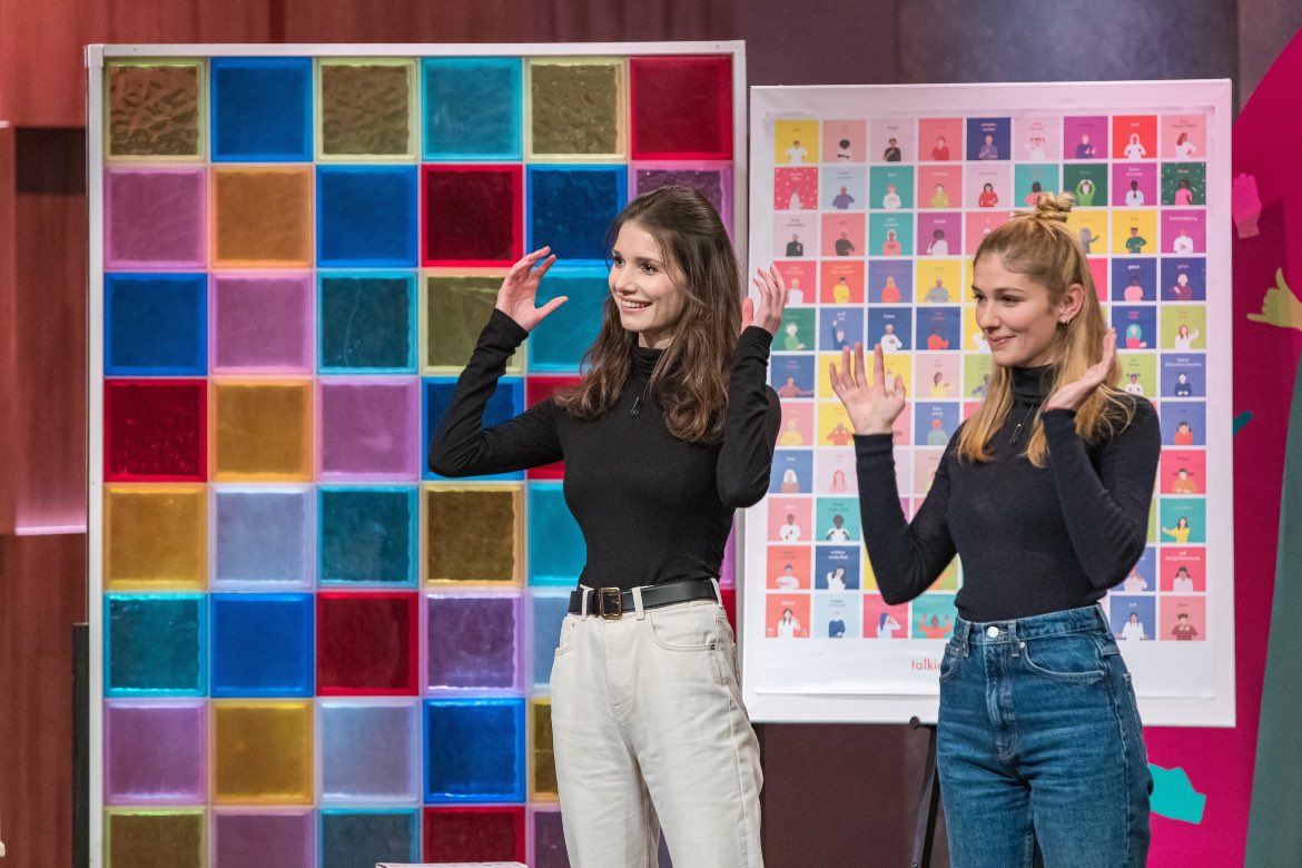 Das Engagement dieser beiden Frauen ist herzzerreißend. Natürlich ist Talking Hands kein Startup im klassischen Sinne, aber meine Mit-Löwen und ich sind tief bewegt und haben dieses Inklusionsprojekt mit Spenden unterstützt!