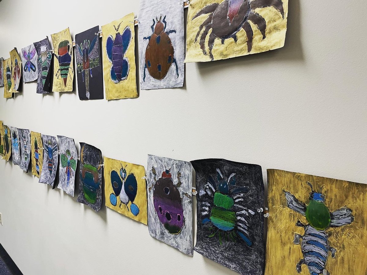 ShenandoahArt's tweet photo. 4th grade symmetrical insects! Created using oil pastels, Elmer’s glue, and metallic paints! https://t.co/o2K2dnJkhM