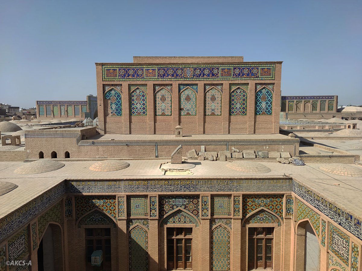21 October, 2021, Herat, Old City: Work started in 2013 on repairing the roof of the Ghorid (11th Century) and Timurid-era Jami Mosque in Herat has been stopped… more: bit.ly/3mbyHE7
#Afghanishtan #Taliban #Herat #culture #Heritage #Timurid #conservation