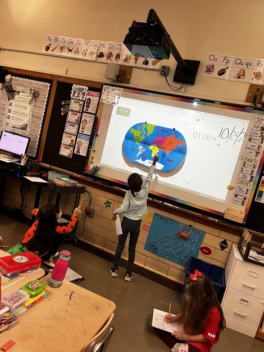 Grade2Jackson's tweet photo. The geographers in 2J worked on identifying our 7 continents and 5 oceans! They also worked on using a compass rose to help answer questions about our world! 🌎 https://t.co/JbKexClp4X