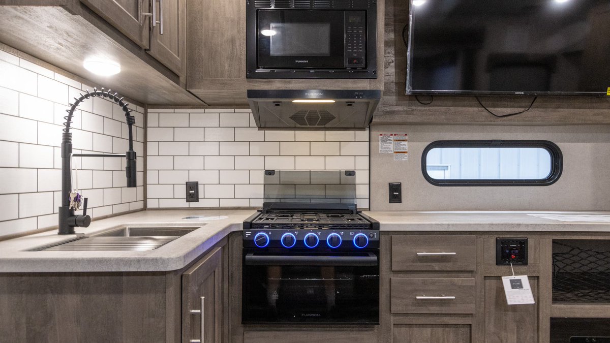 TerryTownRV's tweet photo. Get camp ready and unplug in the 2021 Forest River XLR Boost 29QBX ‼Ready to learn more? Don't wait! Give us a call at 👉 (616) 213-0188. You can shop our inventory online 24/7 right in the comfort of your home here 👉 https://t.co/27SOgf8CuW https://t.co/heZTXNxUyS