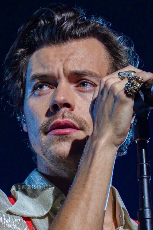 xivegotstylesx's tweet photo. Just breathe 
#LoveOnTour #LoveOnTourUncasville #HarryStyles #lissaontour https://t.co/jK2w7jEC5C