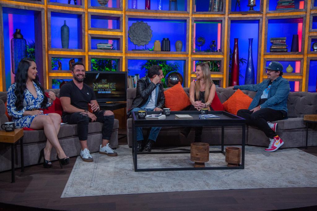 coachmemocorral's tweet photo. Muchísimas gracias por la invitación querido amigo @YordiRosado la pase increíble con todo tu super equipo #DeNoche Gracias

Nos vemos Hoy a las 9:30pm
en @denocheconyordi
por @UnicableOficial
repetición sábado 11am #Unicable #CoachMemoCorral #ElCoachdelasEstrellas #AnimoHombre https://t.co/oibX7dgc7B