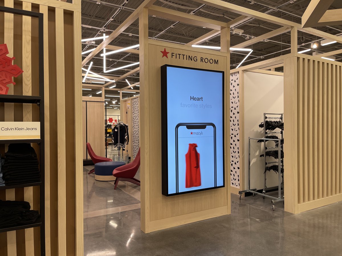 Neil Saunders tweet media