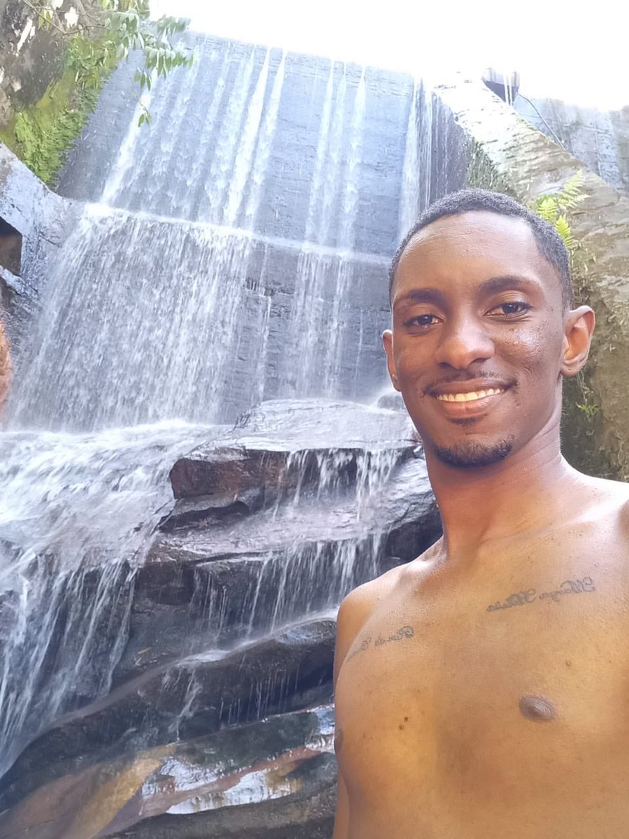 quenedi73's tweet photo. Tbt fora do dia 🤭 https://t.co/Ih0TdBQhCx