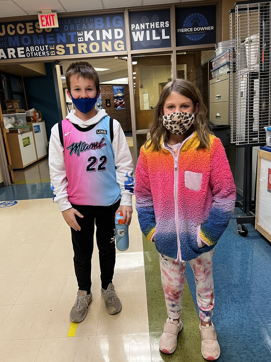 DrLelandWagner's tweet photo. Red Ribbon Week started strong! Our futures are “too bright” to do drugs! #WEarePD58 tomorrow we will be rocking our sunglasses since we are too cool for drugs and alcohol. https://t.co/40SSR5u68o