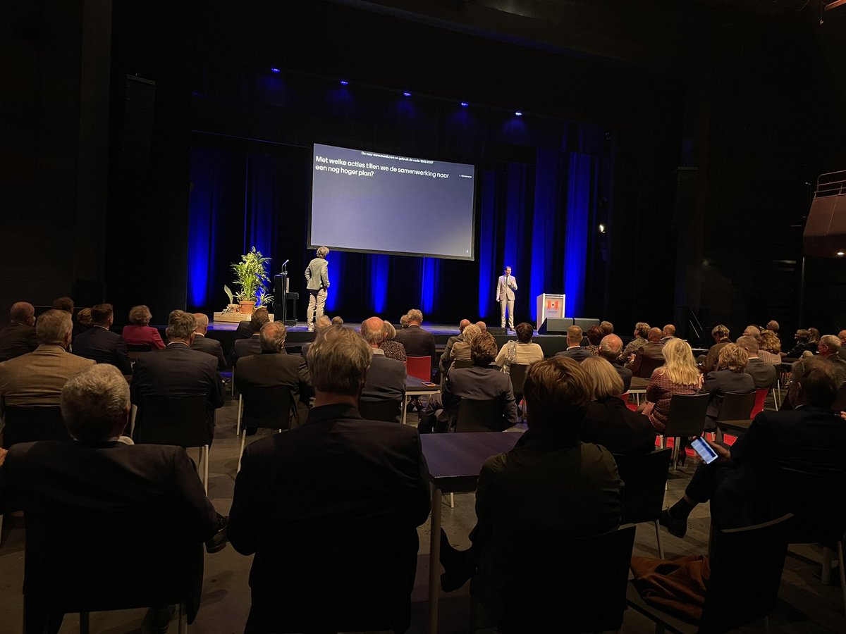Haike_V's tweet photo. Na een tijd van voorbereidingen, vandaag het resultaat: Friese Bestuurdersdag 2021 @Gemeente_Lwd #spoordok #arcadia #friesesamenwerking https://t.co/xatJeOggsp