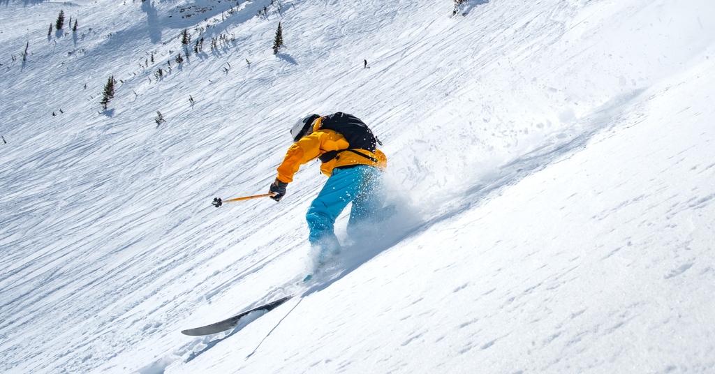 Jesse Leener brining the high heat as always 🔥
.
.
.
📍U T A H / <a href="/seasidejessbess/">Jesse Leener</a> 
photo: <a href="/nyimaming/">nyima ming</a>
#SpreadTelemark #FreeHeelLife #Ski #Alta #Utah #SkiUtah #ProtectorsOfTheTurn