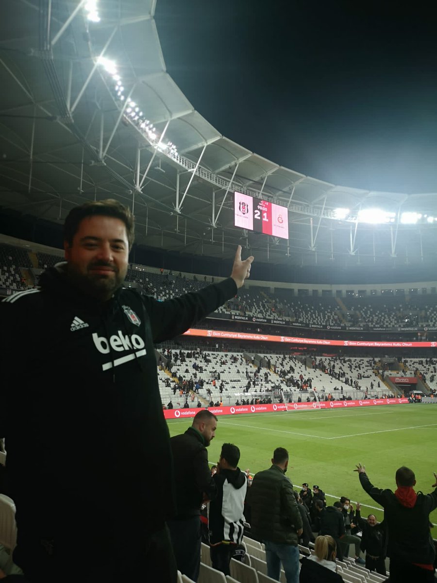 emre_mar's tweet photo. #gelenek #BJKvsGS @Besiktas https://t.co/o9Ti10qp6w