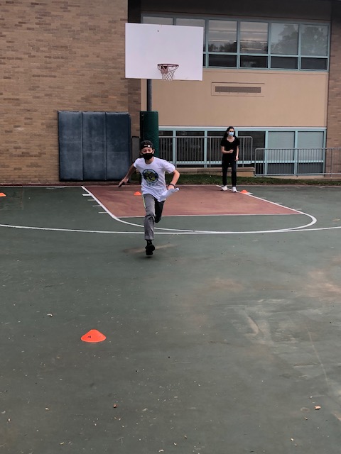 WVMSDragons's tweet photo. 🥼8th grade Science classes data collecting for Basketball Court Design Problem-based Class Lab 🥼 🏃🏃♀️📏⏲️ #outsidescience #WVMSDragons🐉 #LMSD https://t.co/QQun4DjVRf