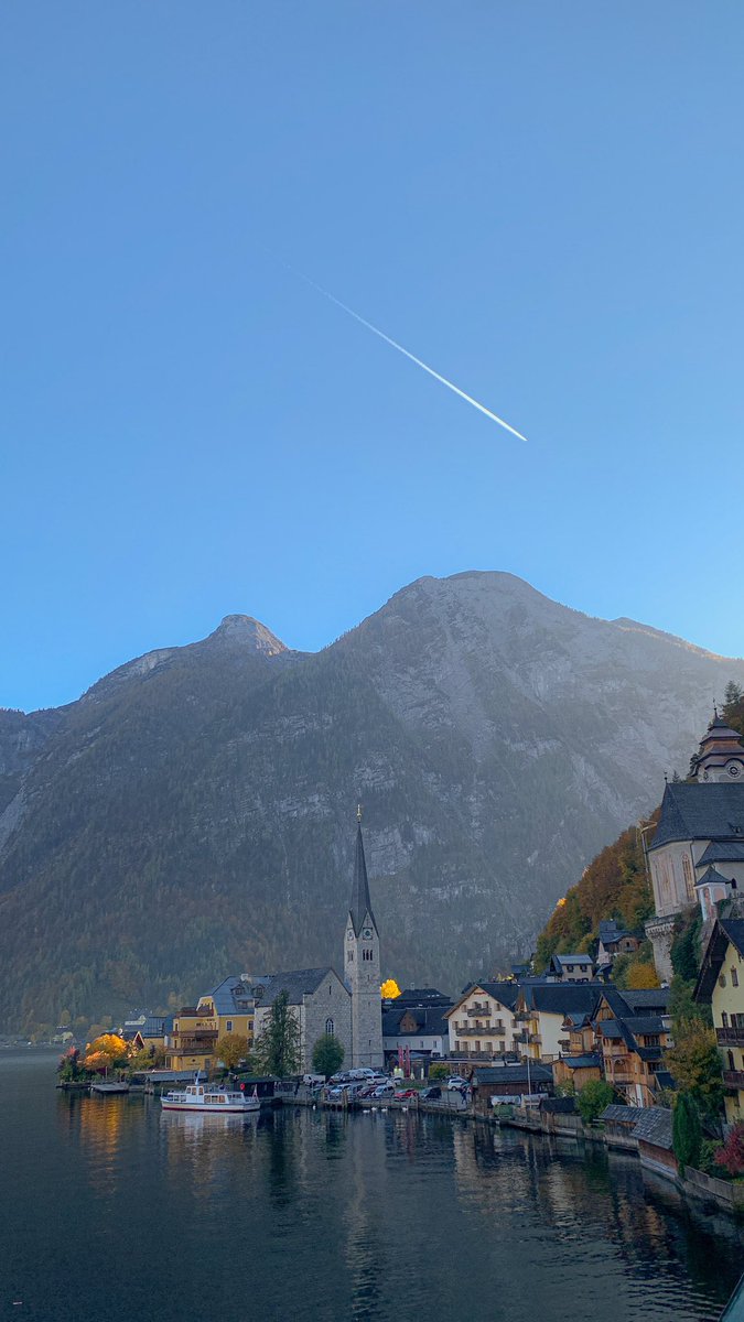 kiansbangerz's tweet photo. ayer estuve en el pueblo más bonito de austria 🇦🇹😭💘🍂🍁 https://t.co/EwYgNZDmqp