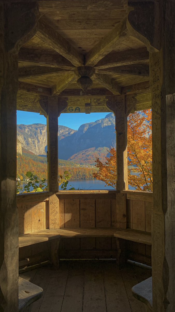 kiansbangerz's tweet photo. ayer estuve en el pueblo más bonito de austria 🇦🇹😭💘🍂🍁 https://t.co/EwYgNZDmqp