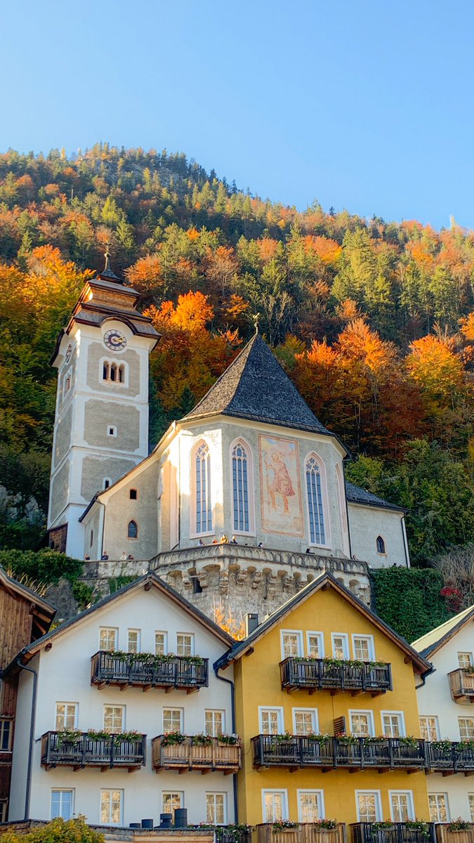 kiansbangerz's tweet photo. ayer estuve en el pueblo más bonito de austria 🇦🇹😭💘🍂🍁 https://t.co/EwYgNZDmqp
