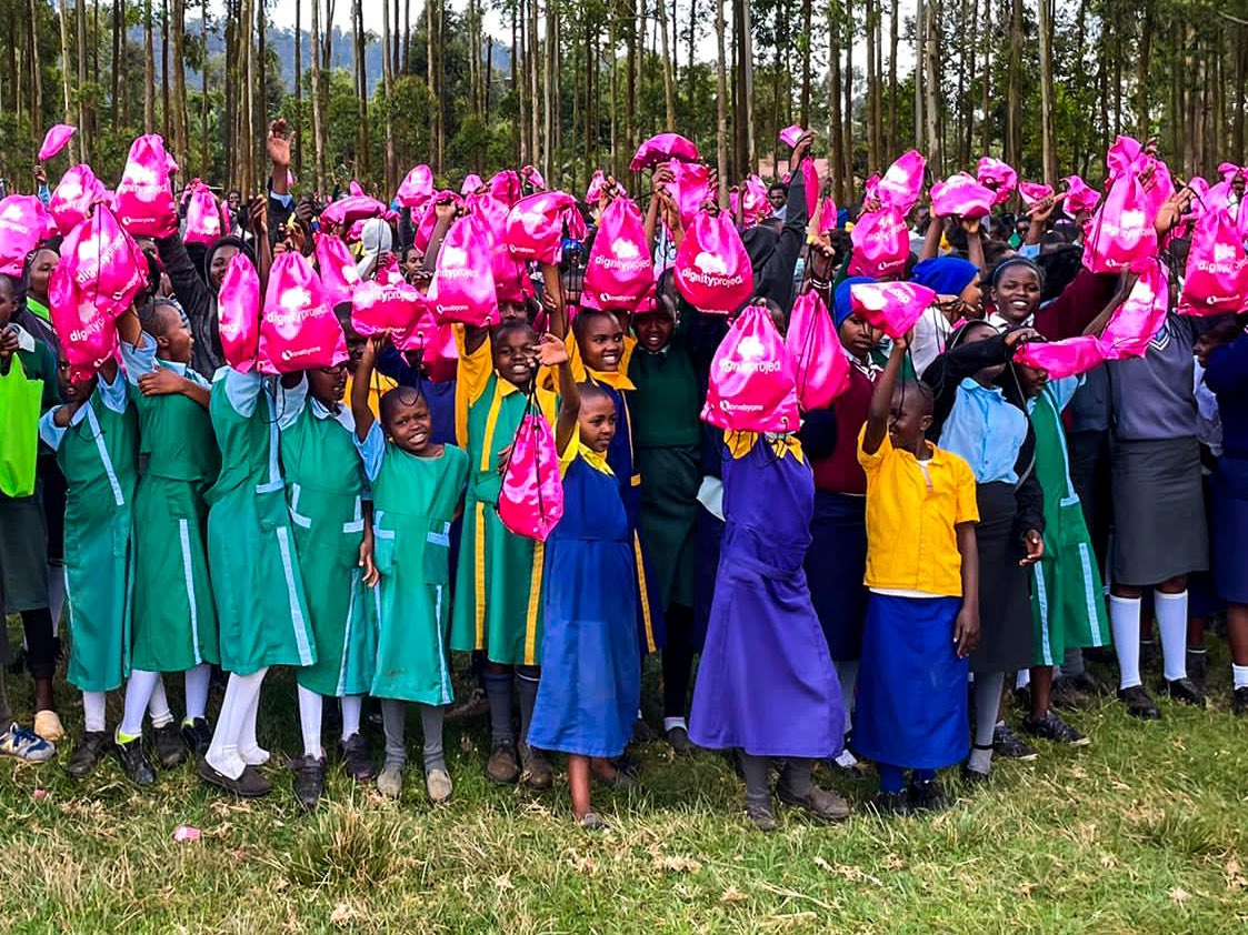 onebyoneintl's tweet photo. Our team in Kenya has today reached 1,046 girls with the Dignity Project! 🥳 We are so excited to see so many more girls provided with tools and knowledge that can keep them safe from future exploitation 🙌🏼
#OnebyOne #TheDignityProject #EndHumanTrafficking #PeriodPoverty https://t.co/VB7qtaGRUA