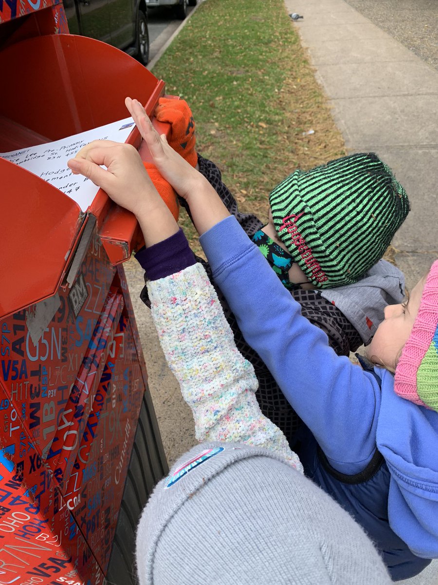 Jackieinwd's tweet photo. Finally, all the mails have been sent out today! ♥️ #postcardexchange20212022 #nspreprimary #gettingconnected https://t.co/TnRc8WLbB8