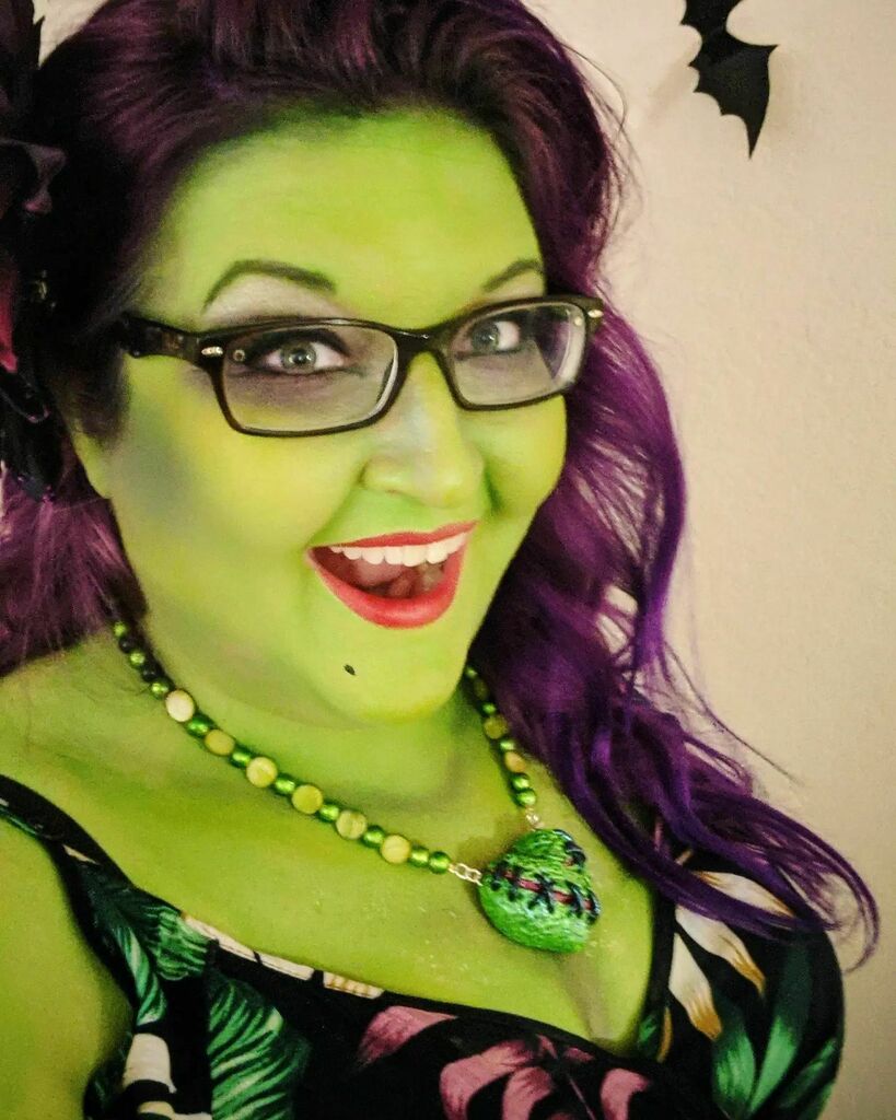 ArtofNikkiWard's tweet photo. Halloween week is upon us! What spooky plans have you got bubbling in your cauldron this year? For me and my love @nightstripes it's parties and baking, scary movies when the sun goes down, and trick or treating with my niece for the first time! What abo… https://t.co/T3JnlorWzb https://t.co/hAMtsnRWF7