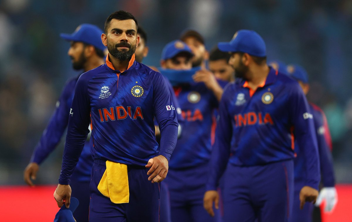 sbdanish's tweet photo. The great @imVkohli was the player of the last 2 #T20WorldCup.
Not sure if anyone puts in the kind of hard work. Gives everything for #India What does he get?
Gets abused, is asked to go to Pakistan. Are we becoming like the country we hate the most?
#indiaVsPakistan #Shameful https://t.co/9kUmvgEmJl