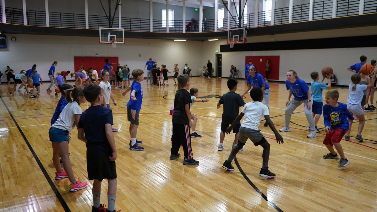 AF_WBB's tweet photo. Fundamentals of basketball were taught to these little ballers over the weekend 🏀🤩 #LetsFly⚡️ https://t.co/Y5cXHCrgg1