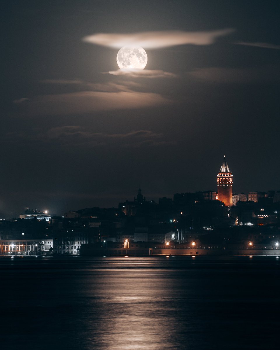 🌒İstanbul ve dolunay.