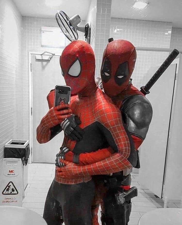 gatilho_lgbt's tweet photo. queria tá assim com ele no halloween https://t.co/VcWEcXZuVJ