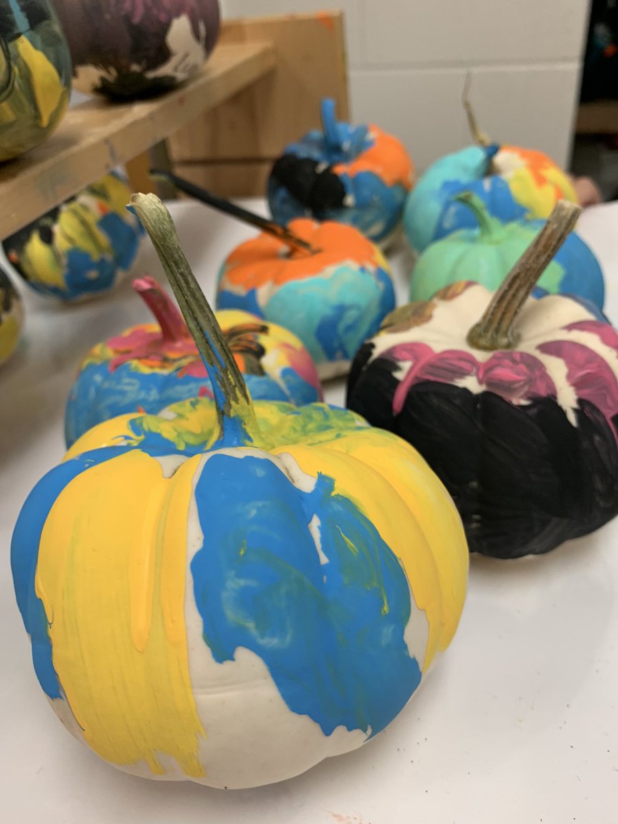 MsDsLearners's tweet photo. Rainy day fun in 106!
Students working on creating patterns with Halloween loose parts, making witch’s brew, painting pumpkins and sharing their costume ideas 🎃
#stcorne https://t.co/OxTqKfLUUX