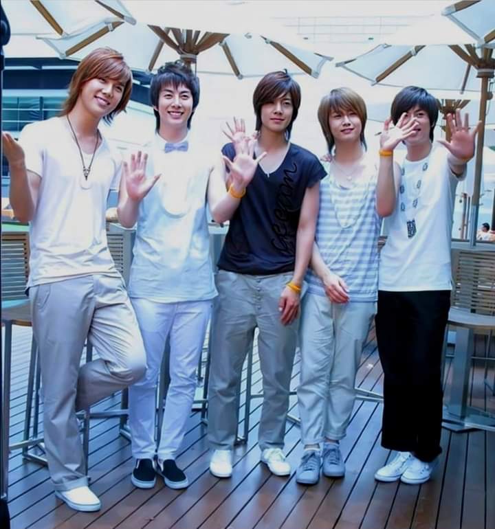 ArcilaFiorella's tweet photo. Cuál en SS501?
- Primero que captó tu atención: Hyun Joong.
- Primer Bias: Hyun Joong
- Bias Actual: Hyun Joong
- Bias wrecker: Young Saeng.
- Primer MV que ví: Love Ya
- Canción Favorita: Again y Only One Day. 💚👽

Tu turno #TripleS💚 https://t.co/sqHGAGCtIj