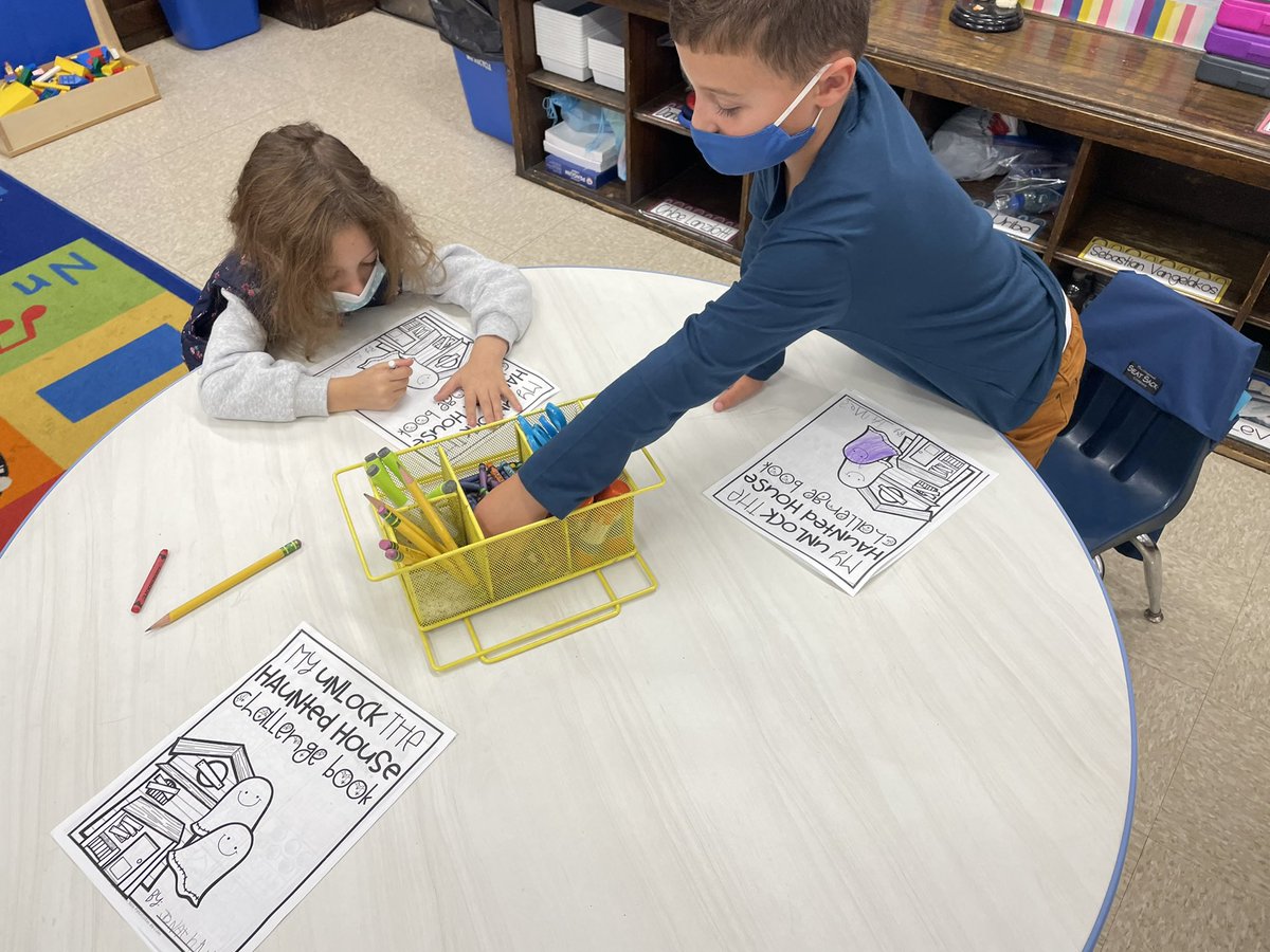 MsKallertEDU's tweet image. Happy Halloween week! We are working on reviewing concepts by completing challenges to “Unlock the Haunted House”! Wish us luck! 🖤🎃👻🧡 #weeworkhard #weeloveHalloween @WeehawkenTSD @McginleyIsabel