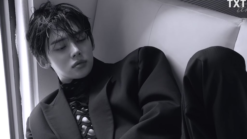 99EBOY's tweet image. still thinking about this yeonjun