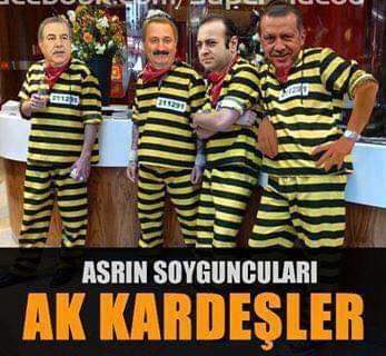 Veeeeeee!!!
Türk Siyasi tarihinin en arsız
HIRSIZ ÇETESİ👇
Hiçbiri Yüce Divana gönderilmedi. 
Çete lideri Rte: Ülkeyi yönetiyor 🤦‍♀️
Egemen Bağış: Çek Cumhuriyeti'ne Büyük elçi olarak atandı🤦‍♀️
Erdoğan Bayraktar:İtirafa başladı fakat çark etti🤦‍♀️ Zafer Çağlayan hâlâ saate bakıyor. 🤷‍♀️
