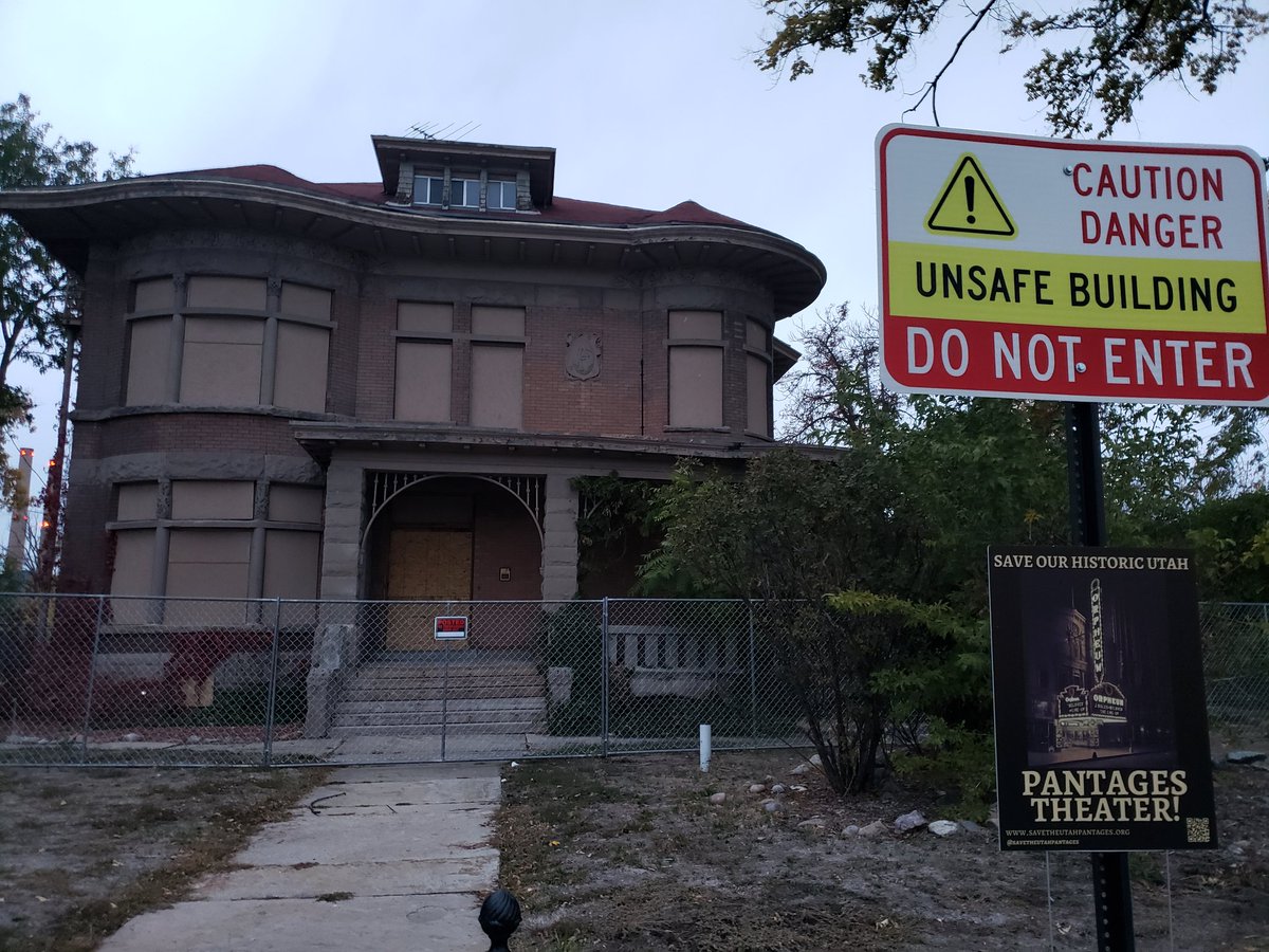 avengepantages's tweet image. Let's also restore the Fisher Mansion, not just the Carriage House!!! 

The city just approved CIP funds to restore the Carriage House behind the Fisher Mansion (seen in the last pic) which is great, but we also need to fully restore the mansion as well!