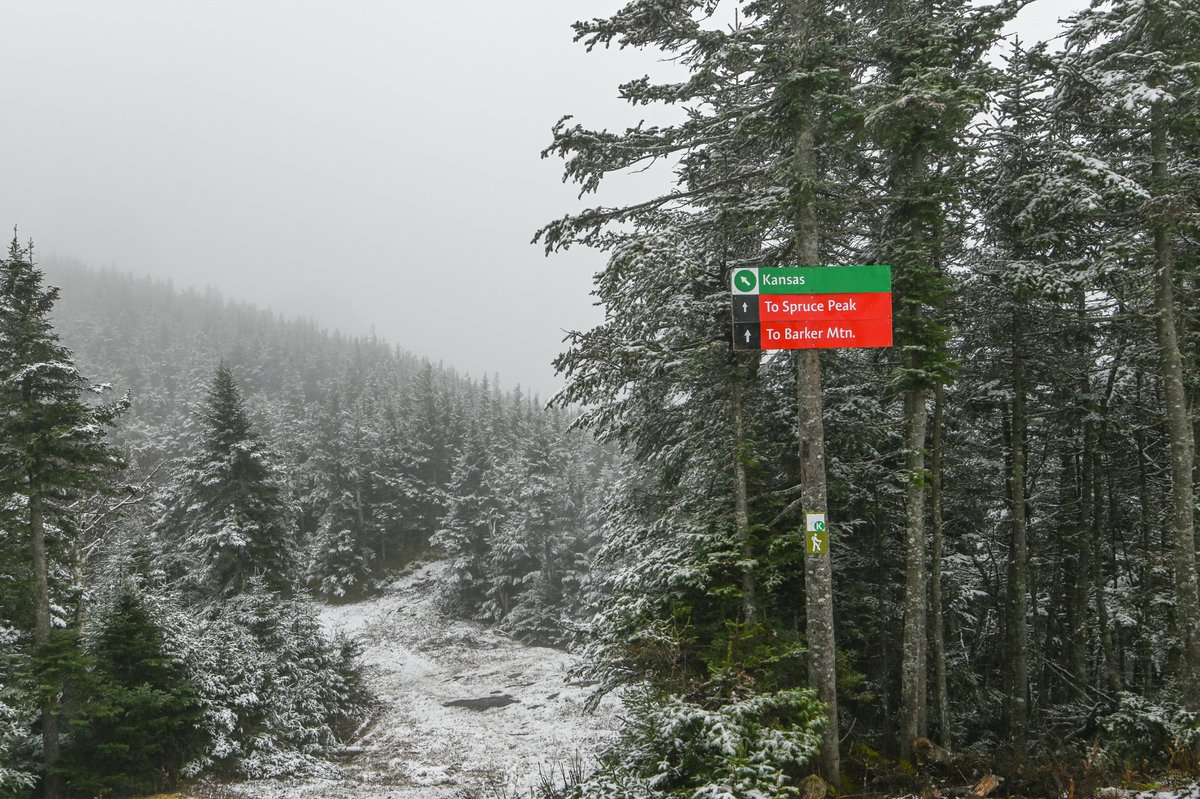 sundayriver's tweet photo. First snow feels. https://t.co/T2Gb6IAYHZ