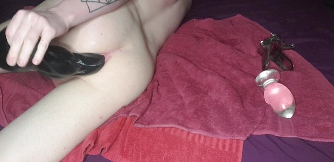 3 pic. Free Video up on my PornHub, hope you enjoy!
https://t.co/Kzs2963KFs
#Anal #Dildo #fisting #Speculum