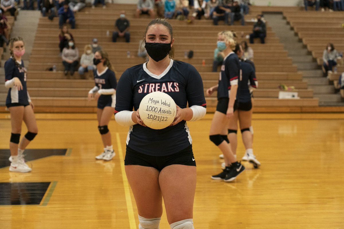StreaksSports's tweet photo. After playing three years on the HHS girls varsity volleyball team, senior Maya Waid reached her goal of 1,000 assists on Oct. 21 at Turner Ashby High School. Read more about Waid’s journey on https://t.co/9AwzbXHFSY #hhsmediarp #bluestreakpride https://t.co/6AHRslZBrD