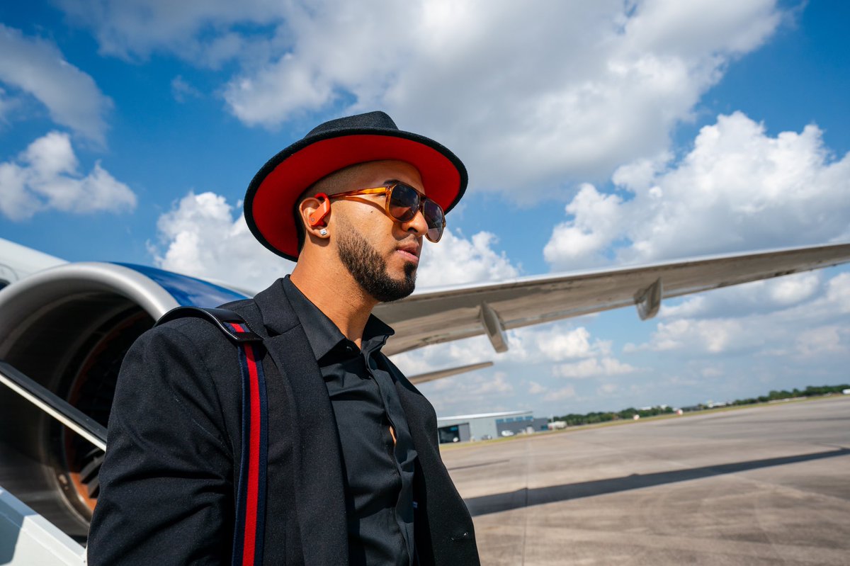 Braves's tweet photo. ATL ✈️ HOU

#BattleATL | #WorldSeries https://t.co/PRRmisph8F