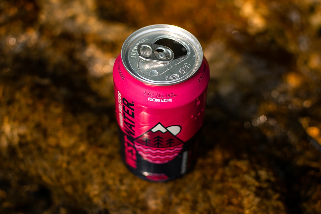 wwhardseltzer's tweet photo. An easy-sipping vibe and a refreshingly simple taste. Each gluten-free can of Westwater is packed with natural fruit flavors and nothing artificial to dampen your spirits or weigh you down. https://t.co/PtLSOFJTkV
