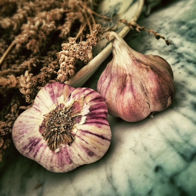 DrEddyClinic's tweet photo. RT @LiquidHope: Garlic is one of the carefully-chosen ingredients in #LiquidHope. It is widely recognized for its ability to fight bacteria, viruses, fungi, and even parasites.
#FoodAsMedicine #Tubie #functionalmedicine #gtube #formula #garlic #RDchat https://t.co/zupMQiledD