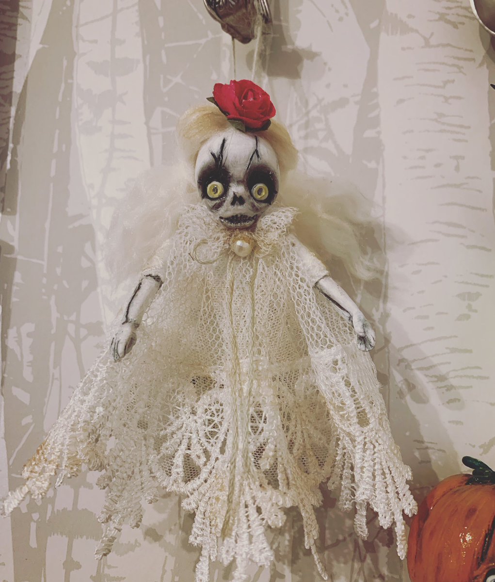 ouijadoll's tweet photo. These creepy little dollies are available on my Etsy shop #foreverautumndolls #etsy #dolls #creepy #creepycute #spooky #decorations #poppets #tinydolls #art #sculpture #ooak #MHHSBD #horror #halloween #skeleton #Vampire https://t.co/s8q5qBIp7i
