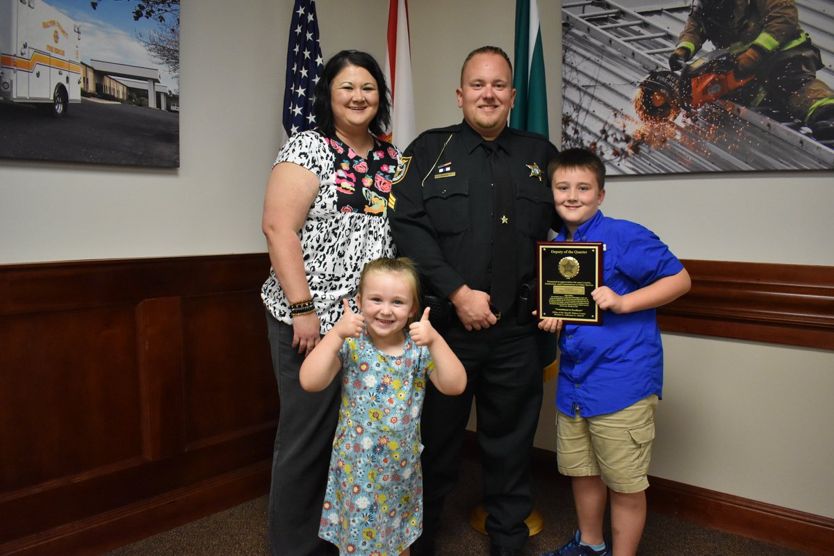 WCSOFL's tweet photo. Who has two thumbs and is proud of her daddy for being promoted to Sergeant AND earning Deputy of the Quarter honors? 

This girl. 👍🏼👍🏼 https://t.co/yOdYIUn9RC