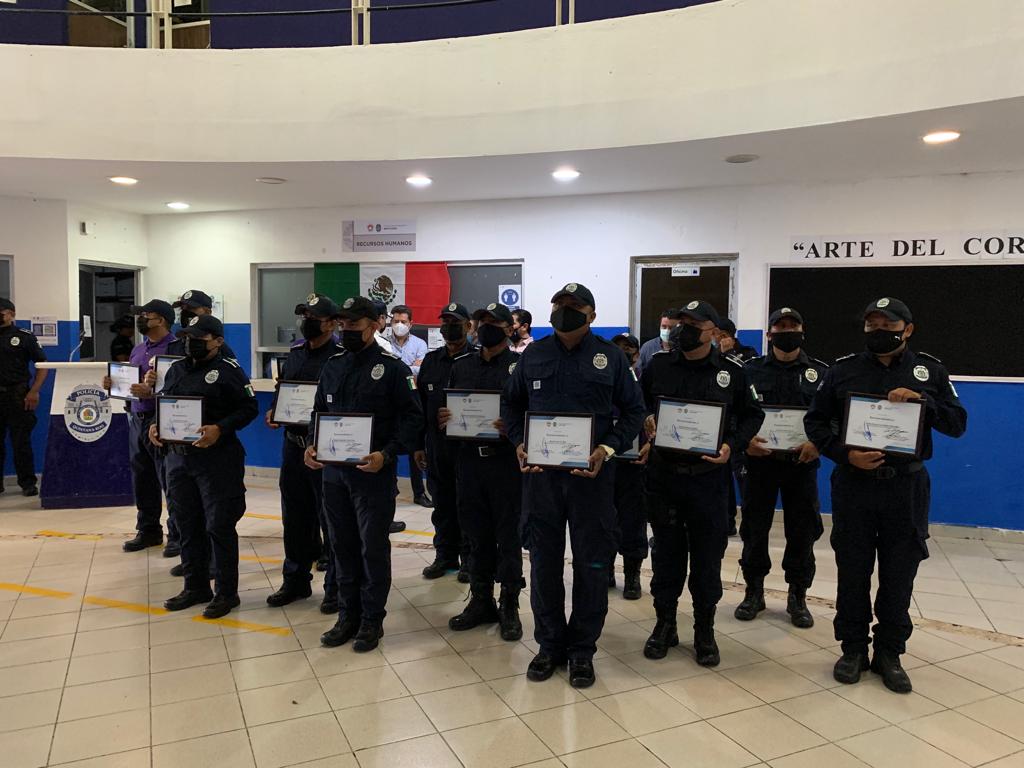 Es un gusto y un honor poder ser parte del reconocimiento a los elementos de seguridad pública, agradecemos la oportunidad al Secretario, Capitán Rubén Oyarvide Pedrero y a la mesa de seguridad. Los invitamos a seguir sumando esfuerzos para tener un Cancún mas prospero y seguro.