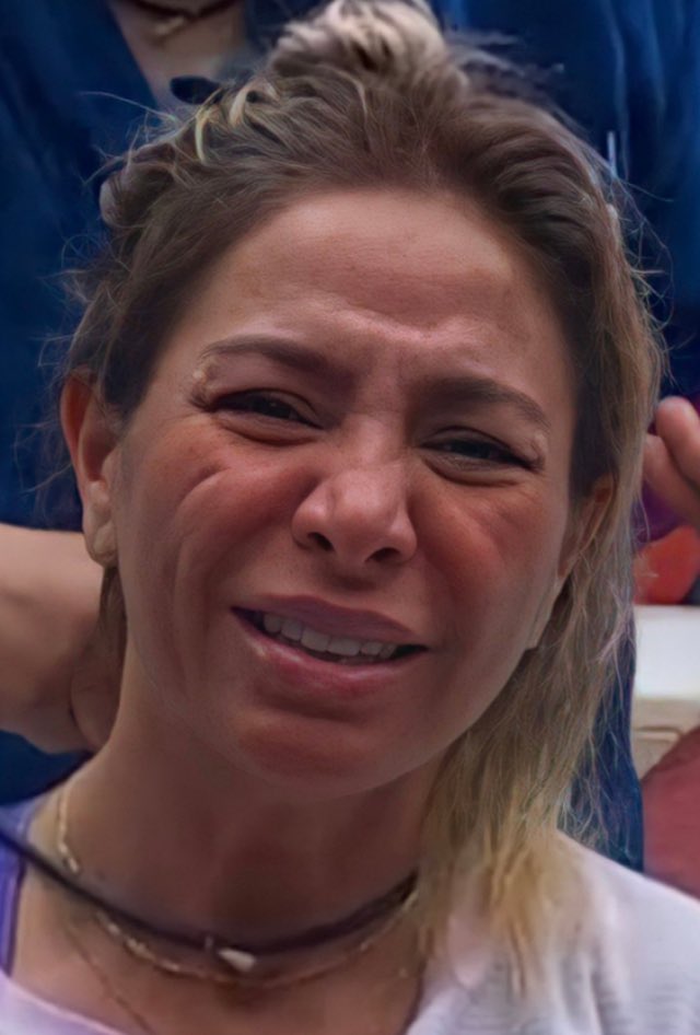 olgauq's tweet photo. #LCDLF de verdad creen se nos van a olvidar #LasGotas que le dieron a Alicia ? El show de la #GG o sea #GordaGisella y la que vende cremas y estΓ‘ de la chingada y la loca del tumor en la cabeza que metieron y el #MrDeLaCasaDeLasLocas y los entrenadores de gym da #PenaAjena https://t.co/93zsD6Y3ye